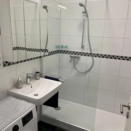 2 Zimmerwohnung Apartment *